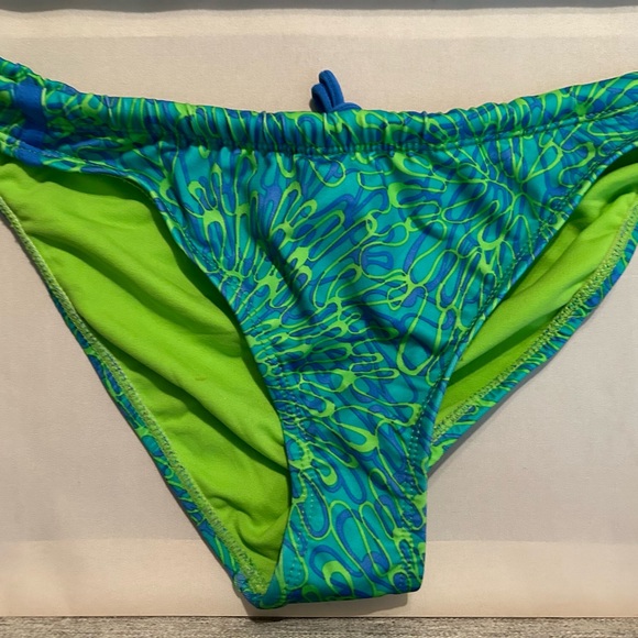 Women’s 2 piece swimsuit size X-Large - Picture 4 of 7